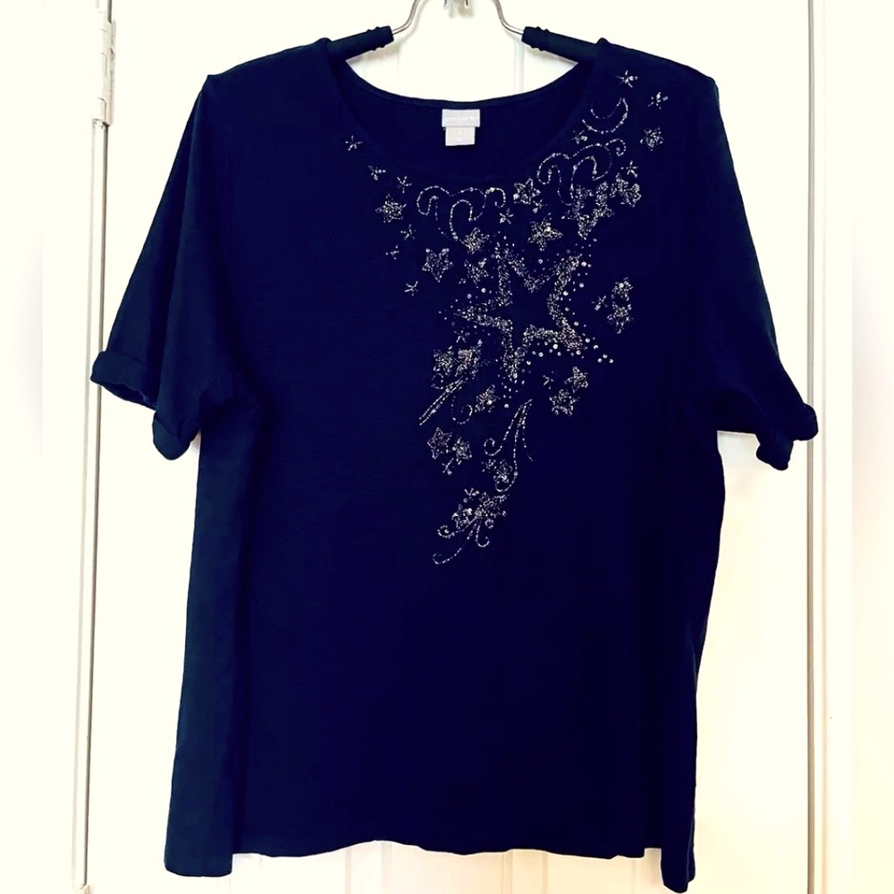 🌺 Chicos Womens Sz 3 (XL) Navy SS Scoop Neck Embellished Star Top Patriotic